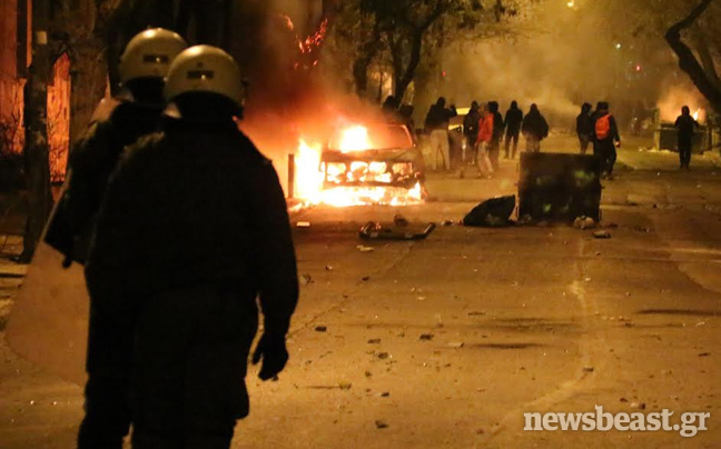 Αποκλιμακώνεται η ένταση στα Εξάρχεια