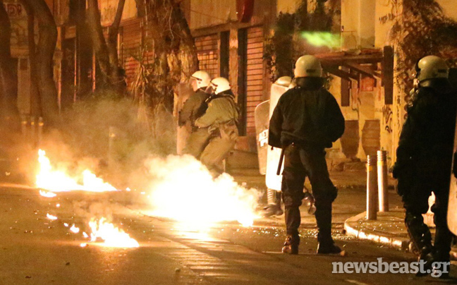 Πεδίο μάχης για πέντε ώρες το κέντρο της Αθήνας