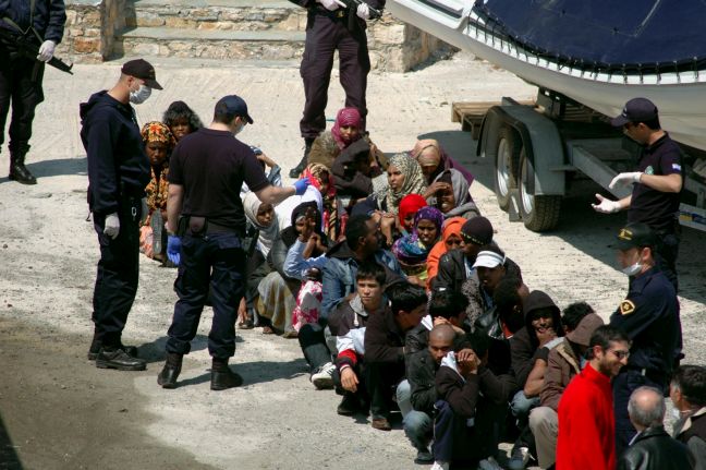 Συλλήψεις διακινητών και παράτυπων μεταναστών ανοιχτά του Γυθείου
