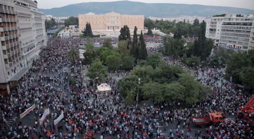 Σάλος με τα βιντεάκια της Ζωής Κωνσταντοπούλου