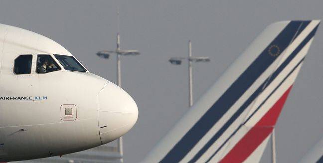 Μία στις δύο πτήσεις ακυρώνονται στη Γαλλία