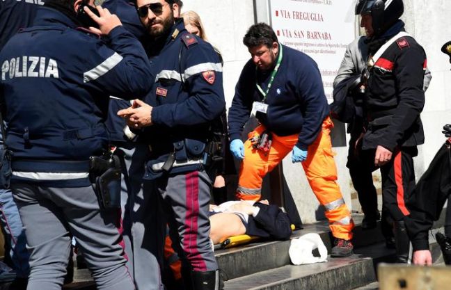 Πληροφορίες για τέσσερις νεκρούς από τα πυρά στο Μιλάνο