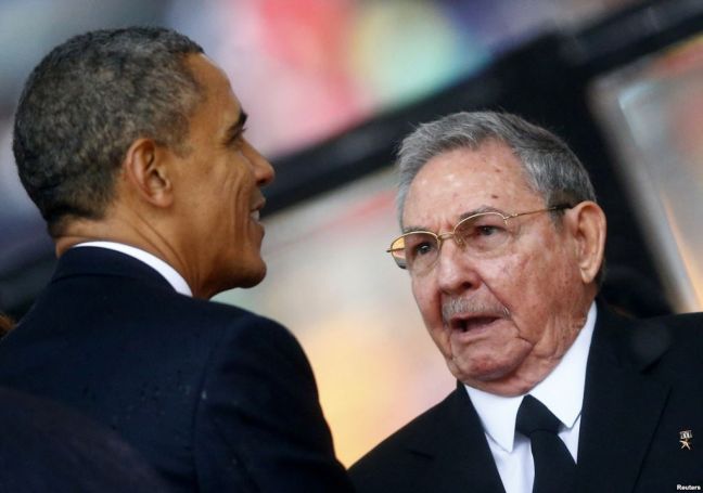 Σε εξέλιξη η ιστορική συνάντηση Ομπάμα – Κάστρο