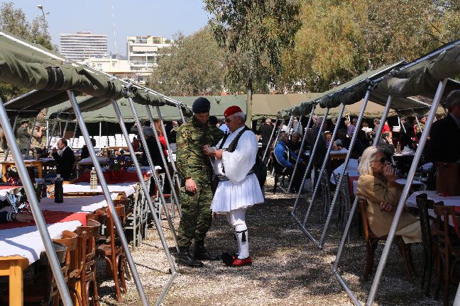 Με 200 αρνιά και 100 κοκορέτσια έστησαν γλέντι στο Άλσος Στρατού