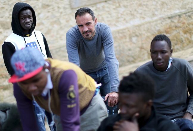 Απειλούν με απάντηση σε επιθέσεις κατά δουλεμπόρων