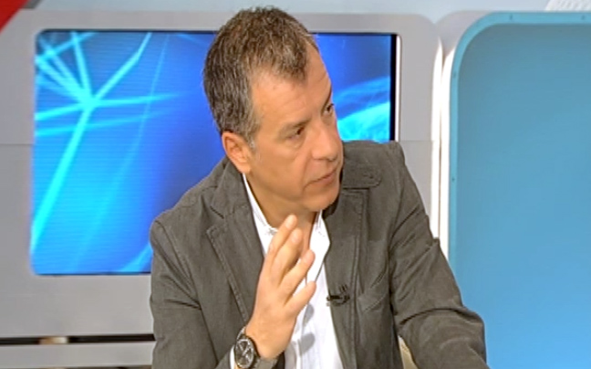 Θεοδωράκης: Η κυβέρνηση σεβάστηκε μόνο την πολεμική προμήθεια