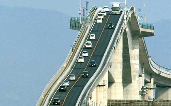 Γέφυρα… roller coaster στην Ιαπωνία