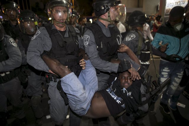 Συγκρούσεις αστυνομίας και διαδηλωτών στο Τελ Αβίβ