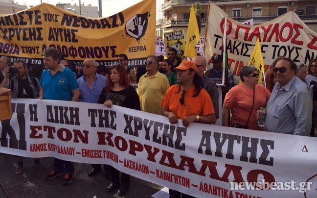 Εν μέσω αντιδράσεων συνεχίζεται η δίκη της Χρυσής Αυγής