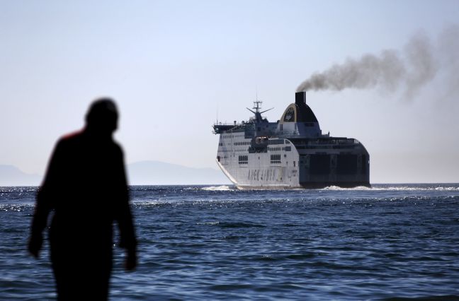 Όνειρα και απελπισία σε εγκαταλελειμμένα εργοστάσια