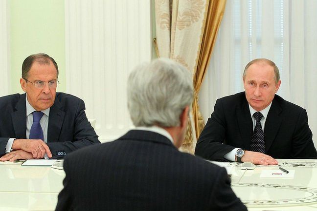 Τον Τζον Κέρι συναντά την Τρίτη ο Πούτιν