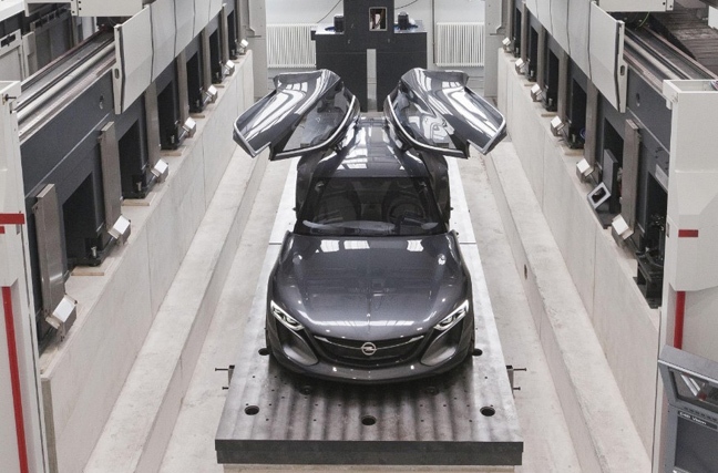 Το high-tech κέντρο σχεδίασης της Opel