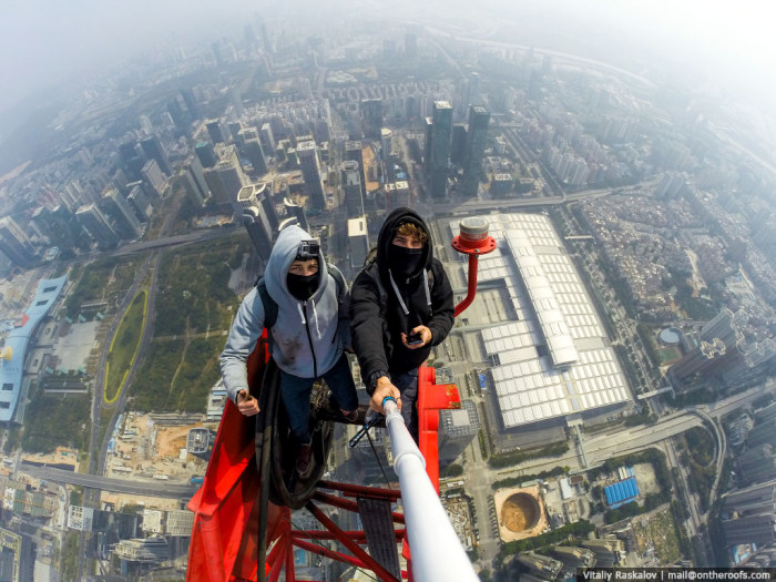 Selfies από τον δεύτερο ψηλότερο ουρανοξύστη στον κόσμο