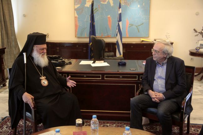 Στο υπουργείο Παιδείας ο αρχιεπίσκοπος Ιερώνυμος