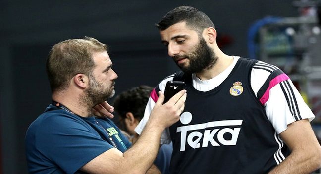 Μπουρούσης: Εύχομαι να περάσει ο Ολυμπιακός