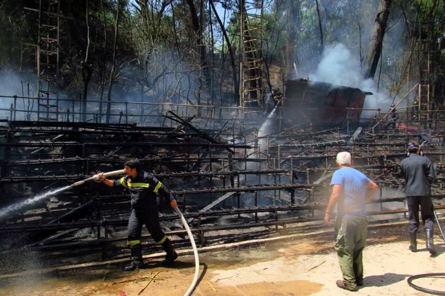 Εικόνες από την πυρκαγιά στο ρέμα Χαλανδρίου