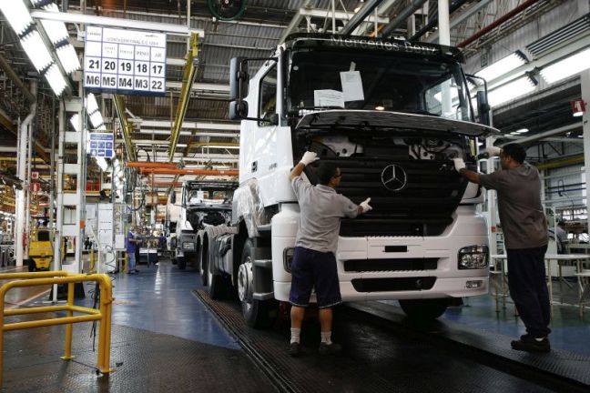 Μαζικές απολύσεις σε εργοστάσιο της Mercedes-Benz
