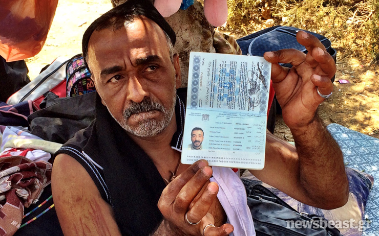 Παλαιστίνιος πρόσφυγας απειλεί να αυτοκτονήσει