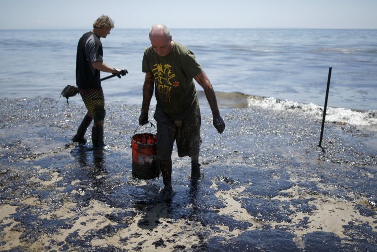 Παραλίες της Καλιφόρνιας παραμένουν κλειστές εξαιτίας πετρελαιοκηλίδας