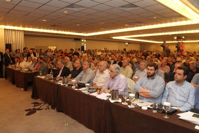 Άμεση επαναφορά των εργασιακών συμβάσεων ζητούν 22 βουλευτές του ΣΥΡΙΖΑ