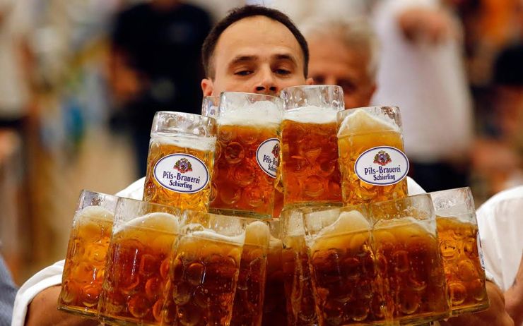 Οι Γερμανοί κατανάλωσαν 500 εκατομμύρια λίτρα λιγότερη μπύρα λόγω της πανδημίας