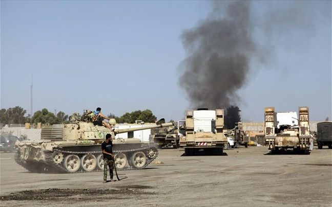 Μάχες του λιβυκού στρατού με ισλαμιστές στη Βεγγάζη