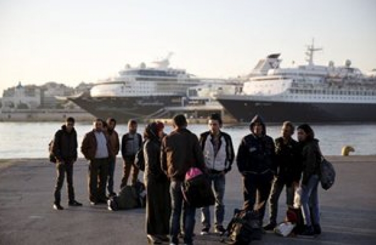 Στον Πειραιά πλοίο με 120 πρόσφυγες από τη Συρία