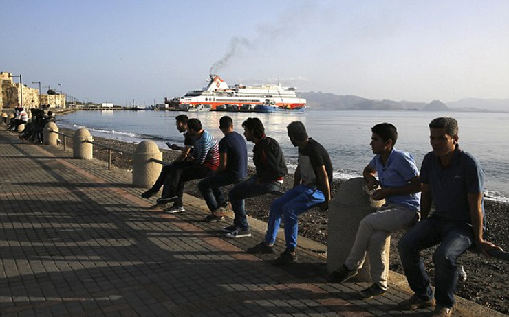 Τα μεσάνυχτα η επιβίβαση προσφύγων στο «Ελευθέριος Βενιζέλος»