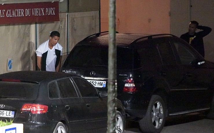 Ο Ρονάλντο… ξαλάφρωσε δημοσίως και τα φλας πήραν φωτιά