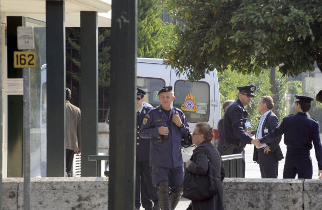 Με πολιτικά από αύριο η αστυνομική φρουρά της Βουλής