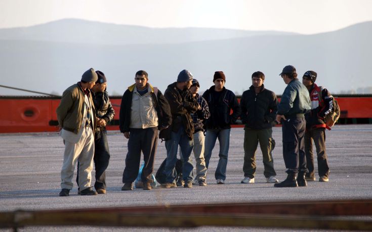 Μεταφέρθηκαν στο Βόλο 50 παράτυποι μετανάστες