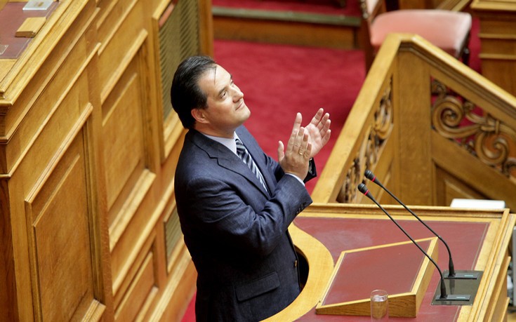 Σαρώνει στο Twitter το #adonisforpresident