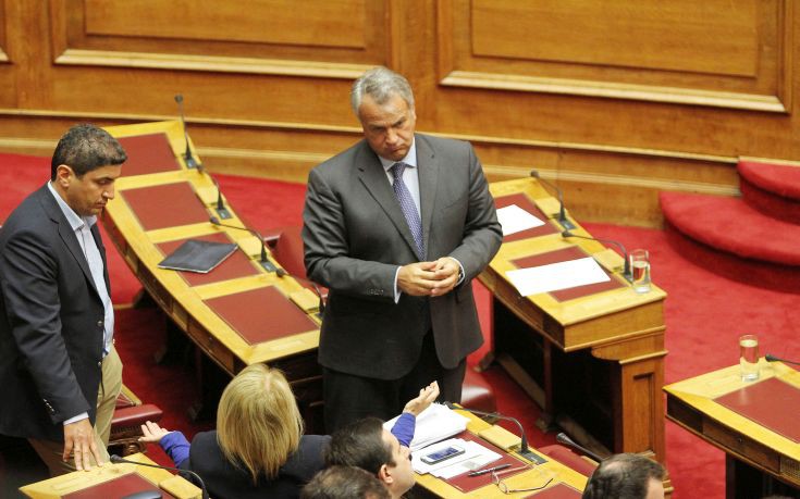 Αντιπαράθεση στη Βουλή για την επίθεση στον Κουμουτσάκο