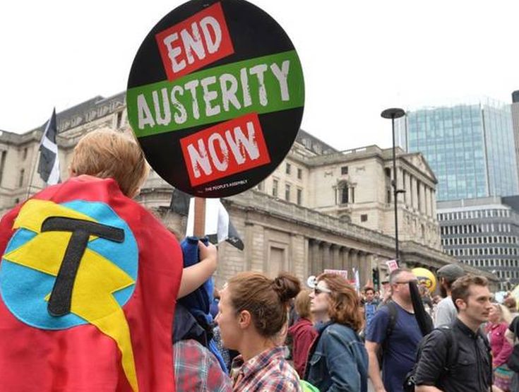 Χιλιάδες Βρετανοί διαδηλώνουν κατά της λιτότητας