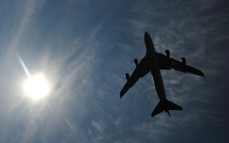 Συναγερμός από πληροφορίες για βόμβες σε δύο αεροπλάνα