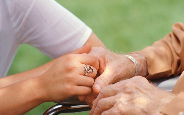 Μονάδες ανακουφιστικής φροντίδας για ασθενείς με αλτσχάιμερ ετοιμάζει το υπουργείο Υγείας