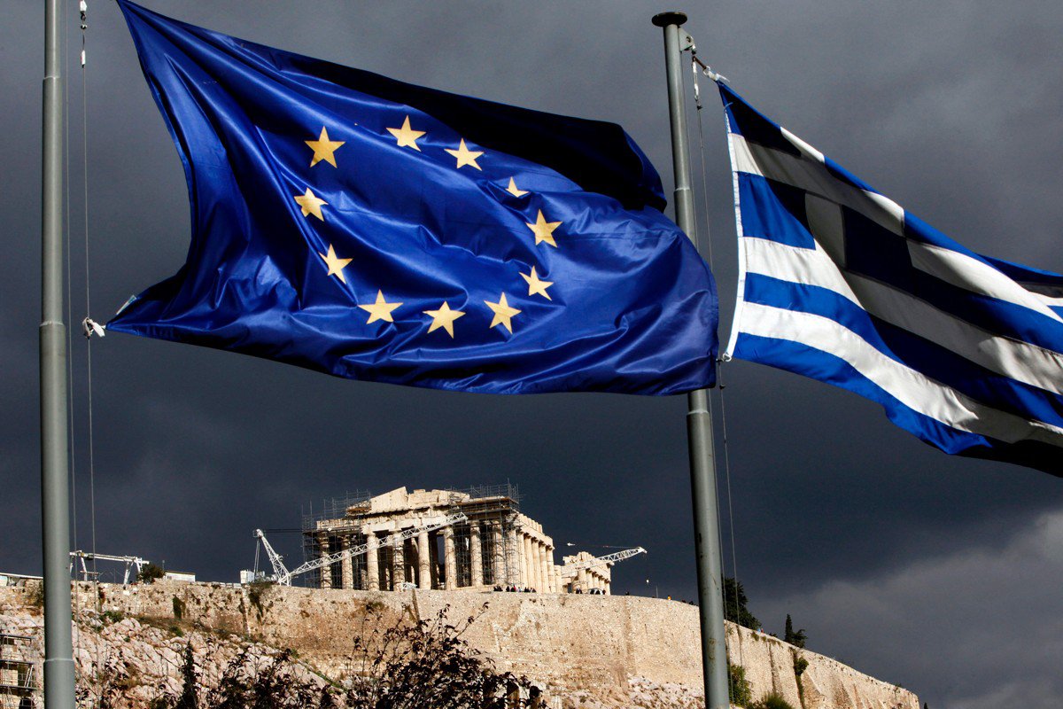Μάνφρεντ Βέμπερ: Ήταν σωστό ότι κρατήσαμε την Ελλάδα στην Ευρωζώνη