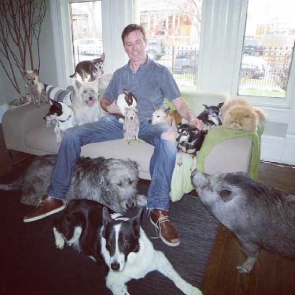 man-who-lives-with-animals-15 man-who-lives-with-animals-15