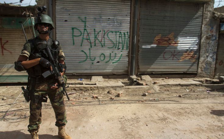 Καμικάζι με μοτοσικλέτα σκότωσε 16 άτομα στο Πακιστάν