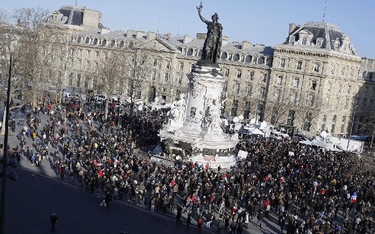 Συγκέντρωση αλληλεγγύης για την Ελλάδα στο Παρίσι