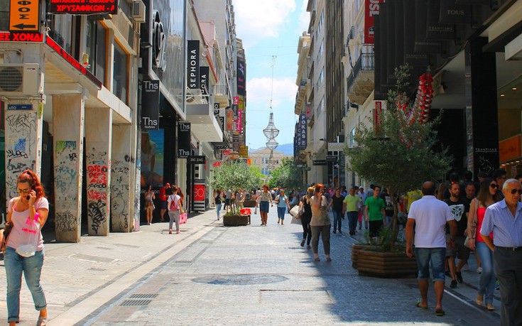 Ισορροπούν σε τεντωμένο σκοινί τα καταστήματα