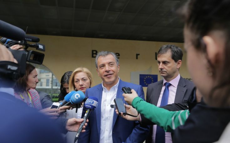 Σύγκρουση Θεοδωράκη – Θεοχάρη για το Ποτάμι