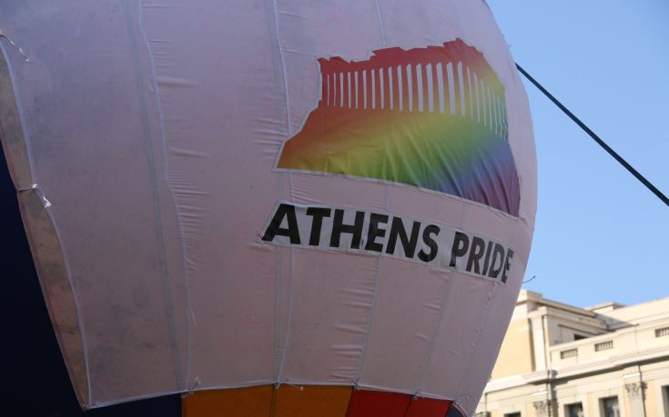 Πολύχρωμες εικόνες από το φετινό Athens Pride