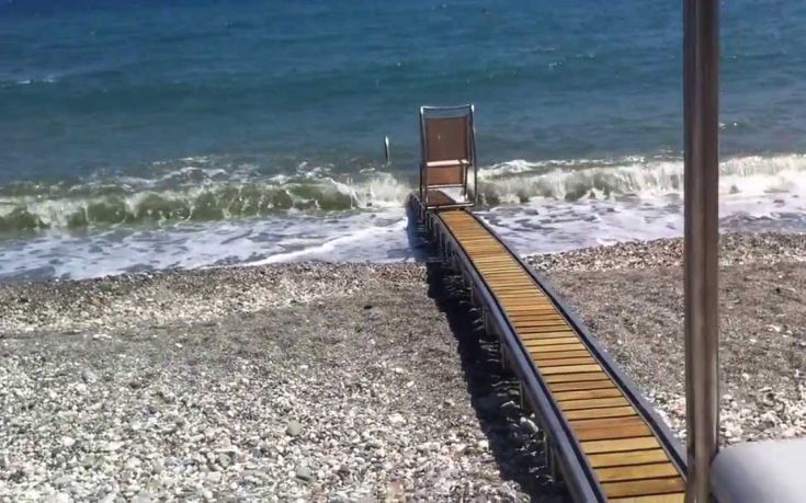 Ράμπες κολύμβησης για ΑμεΑ σε παραλίες της Καλαμάτας