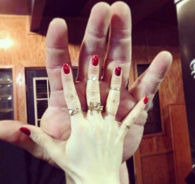 the_man_with_the_massive_hands_640_04 the_man_with_the_massive_hands_640_04