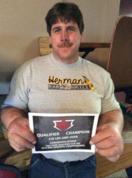 the_man_with_the_massive_hands_640_06 the_man_with_the_massive_hands_640_06