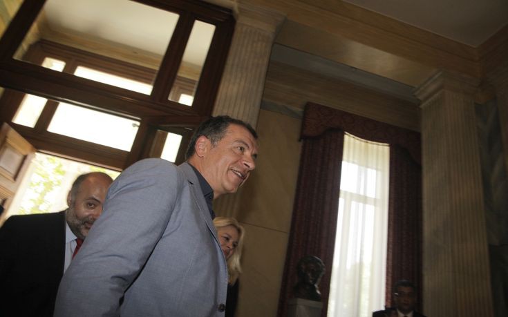 Συμβούλιο Πολιτικών αρχηγών θέλει ο Θεοδωράκης πριν τη Σύνοδο Κορυφής