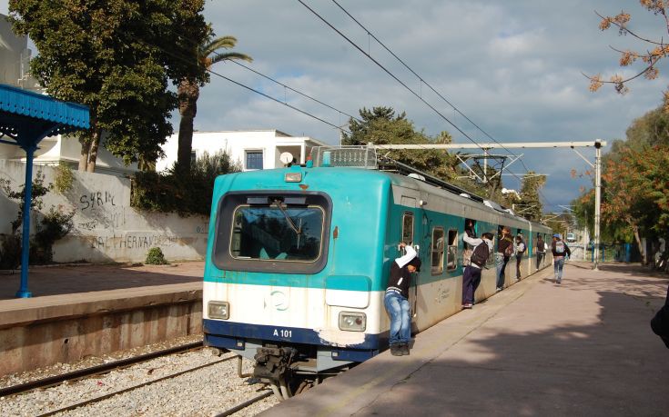Θανατηφόρα σύγκρουση τρένου και φορτηγού στην Τυνησία