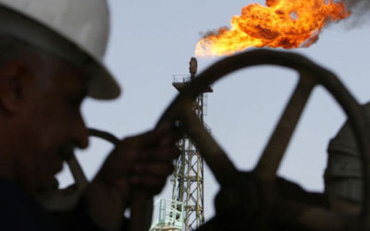 Αναθεωρεί ανοδικά τις εκτιμήσεις για την παγκόσμια ζήτηση πετρελαίου
