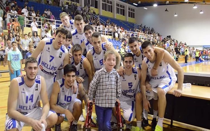 Η συγκινητική αφιέρωση των παικτών της Εθνικής Εφήβων